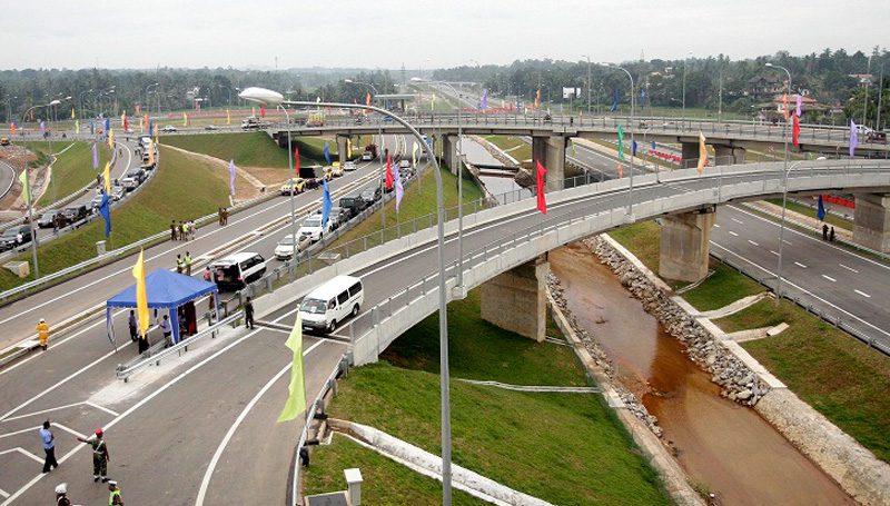 Concerns over frequent vehicle breakdowns on expressways - The Colombo Post