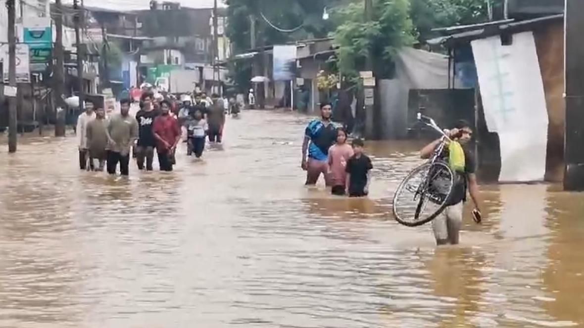High flood situation in Hanwella and its vicinity. - The Colombo Post