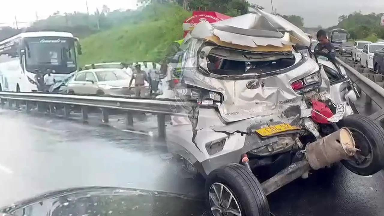 Horrific accident on the Southern Expressway; 10 hospitalized.